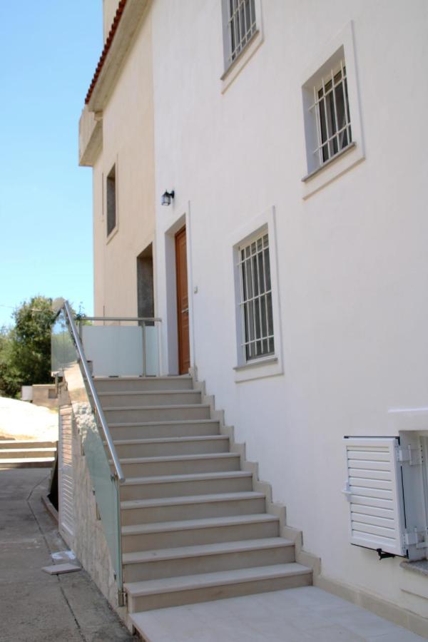 Elia Apartament *